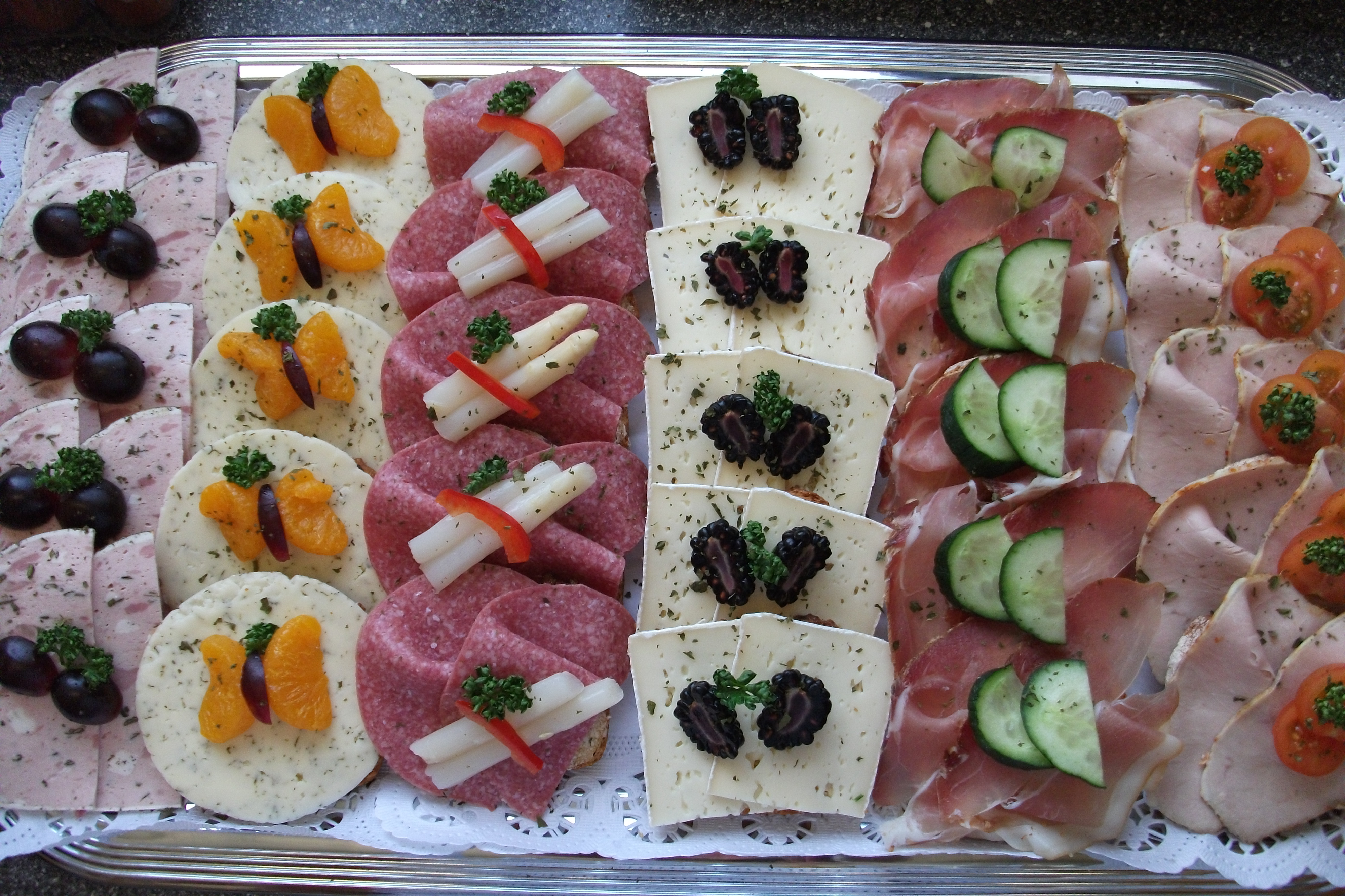 Gemischte Schnittchen - Graubrot